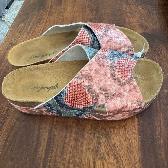 NEW Free People Sidelines  platform sandals candy snake size 39 US 9 - Picture 6 of 7